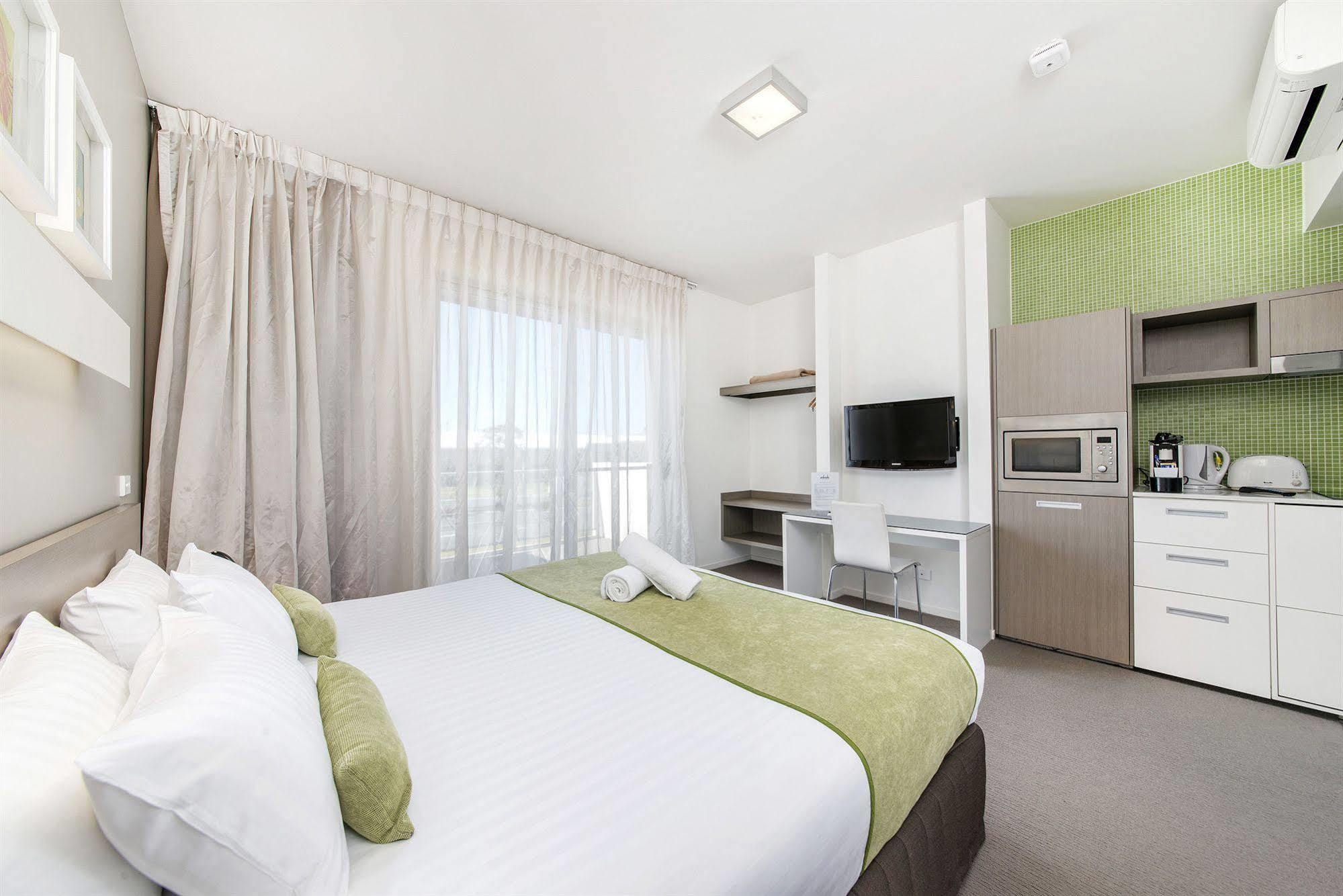 Aparthotel Abode Gungahlin Canberra Esterno foto