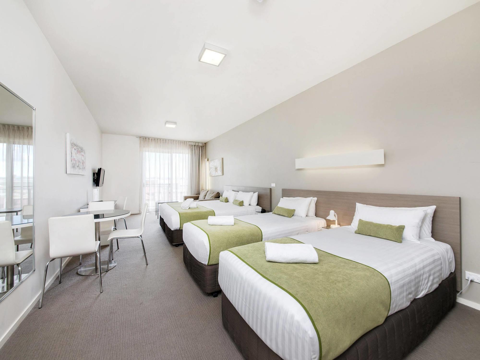 Aparthotel Abode Gungahlin Canberra Esterno foto